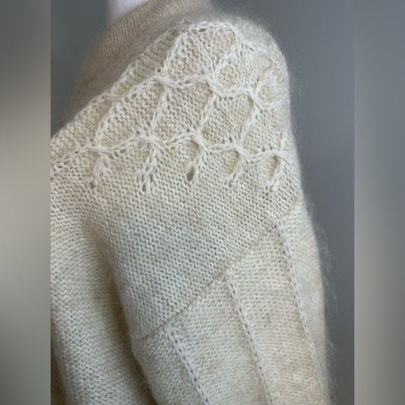 Gorgeous 3D Mohair  Floral Neutral Winter Cozy Knit Sweater - Picture 16 of 16